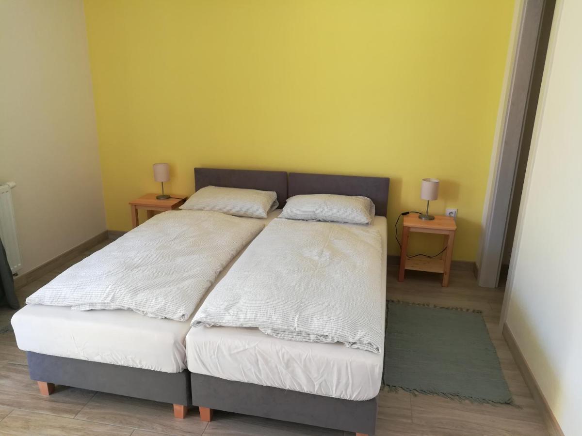 Zlatno 66 Bed & Breakfast Zlaté Moravce Dış mekan fotoğraf